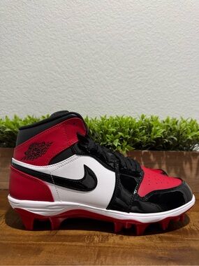 Nike Air Jordan 1 Mid TD Bred Toe Football Cleats FJ6805-601 Men’s Size 10.5